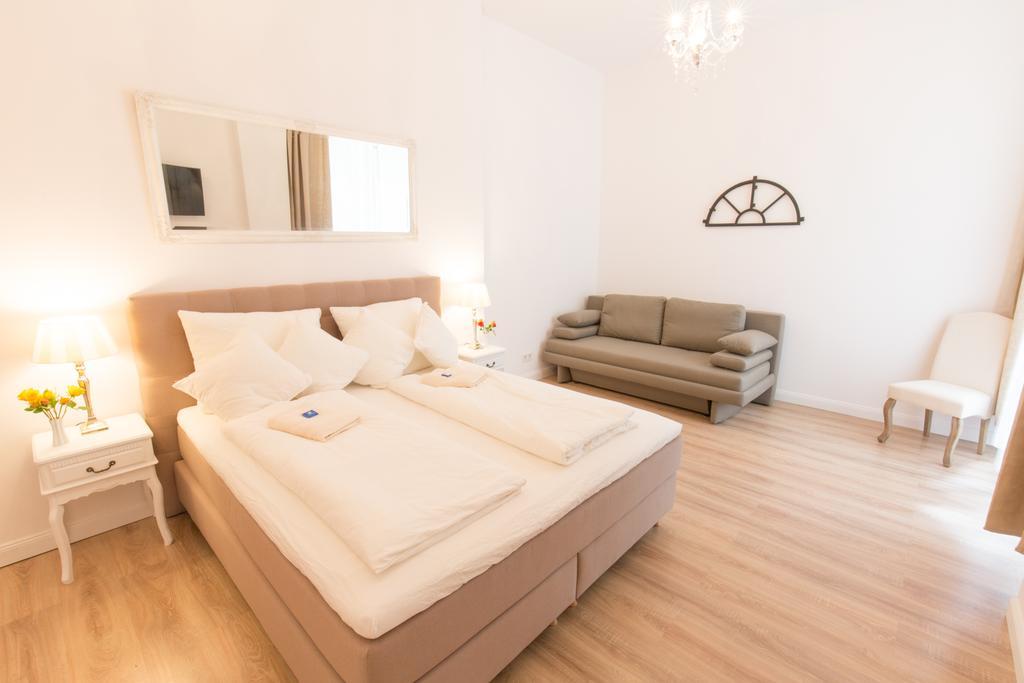 Fritz By Rockchair Apartments L Superhost Status L 3 Bedrooms Boxspringbeds 2 Bathrooms 2 Kitchen - Cozy Family & Business Flair Welcomes You! Berlin Exterior photo