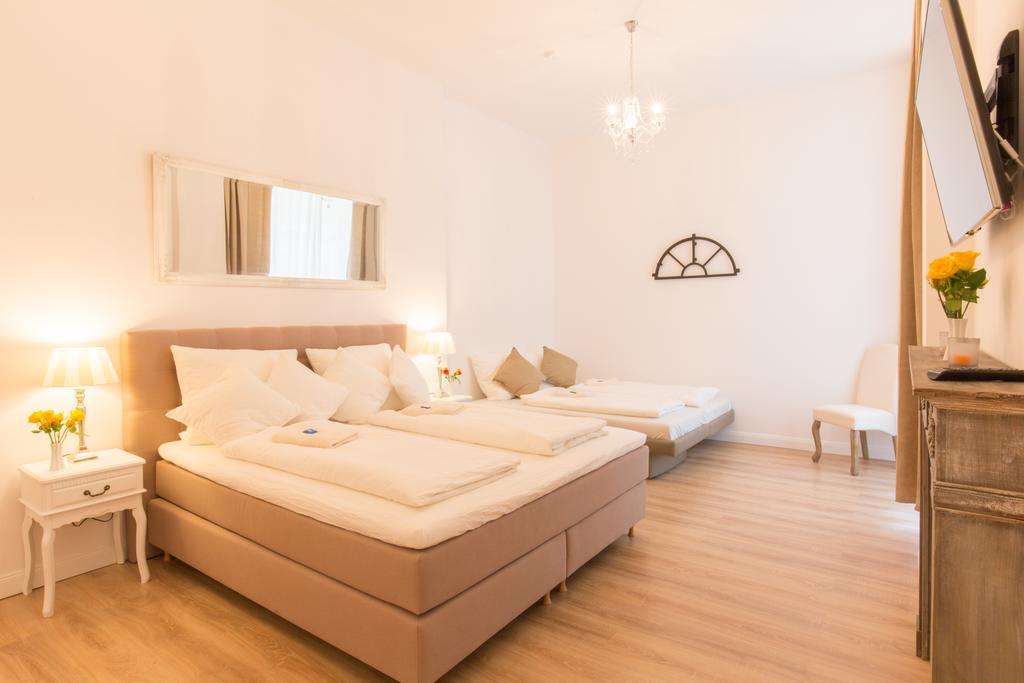 Fritz By Rockchair Apartments L Superhost Status L 3 Bedrooms Boxspringbeds 2 Bathrooms 2 Kitchen - Cozy Family & Business Flair Welcomes You! Berlin Exterior photo